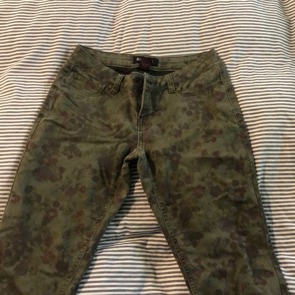 Light weight floral camo Jean
